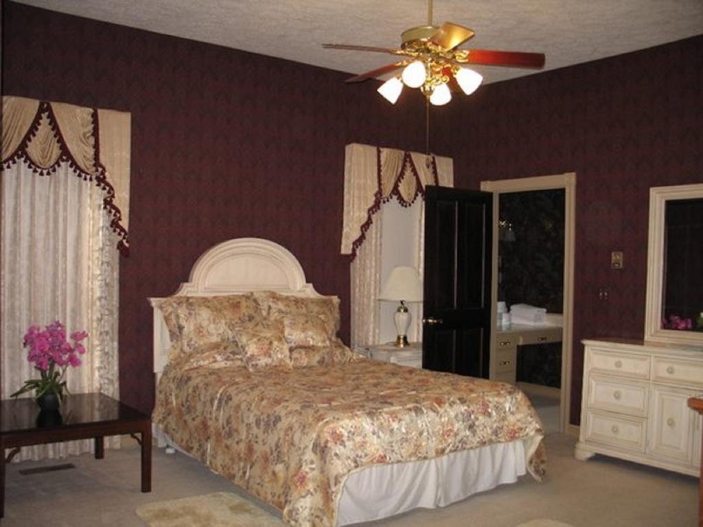 Spruce Hill Inn & Cottages Mansfield Bilik gambar