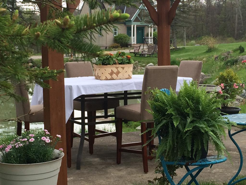 Spruce Hill Inn & Cottages Mansfield Luaran gambar